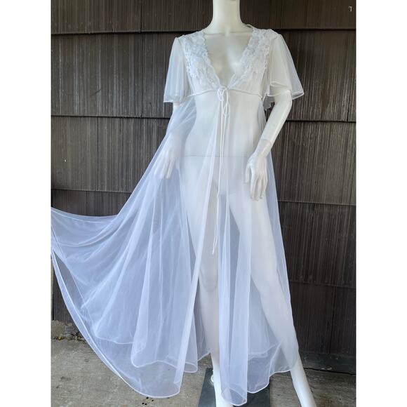 Val Mode Other - Vintage Val Mode Fairy Sheer Nylon Short flutter Sleeve Lace White Maxi Robe S-M